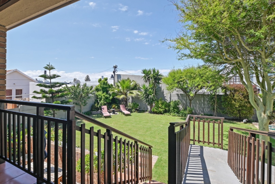 8 Bedroom Property for Sale in Melkbosstrand Central Western Cape